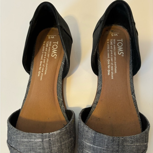 TOMS Flats, Size 5 - Picture 4 of 6
